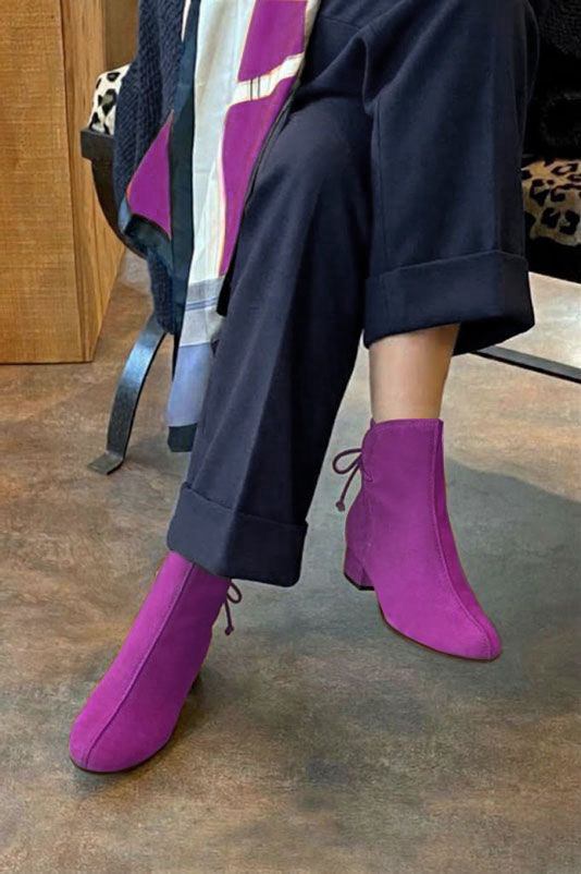 Women's mauve back lace-up ankle boots with round toe and low block heel - Top view
